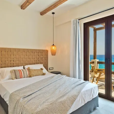 Ypsilos Adults Only * Kyra Panagia